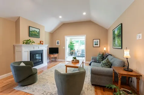 3 Paddock Circle Nashua NH 03062