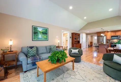 3 Paddock Circle Nashua NH 03062