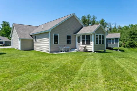 3 Paddock Circle Nashua NH 03062