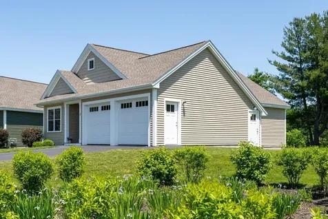 3 Paddock Circle Nashua NH 03062