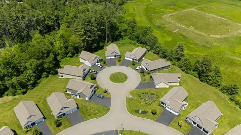 3 Paddock Circle Nashua NH 03062