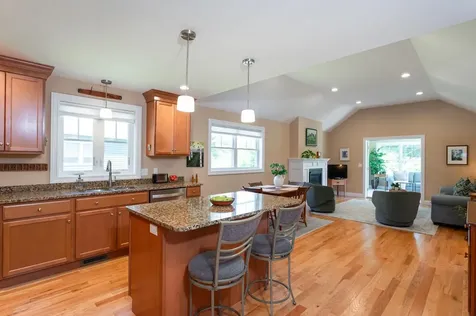 3 Paddock Circle Nashua NH 03062