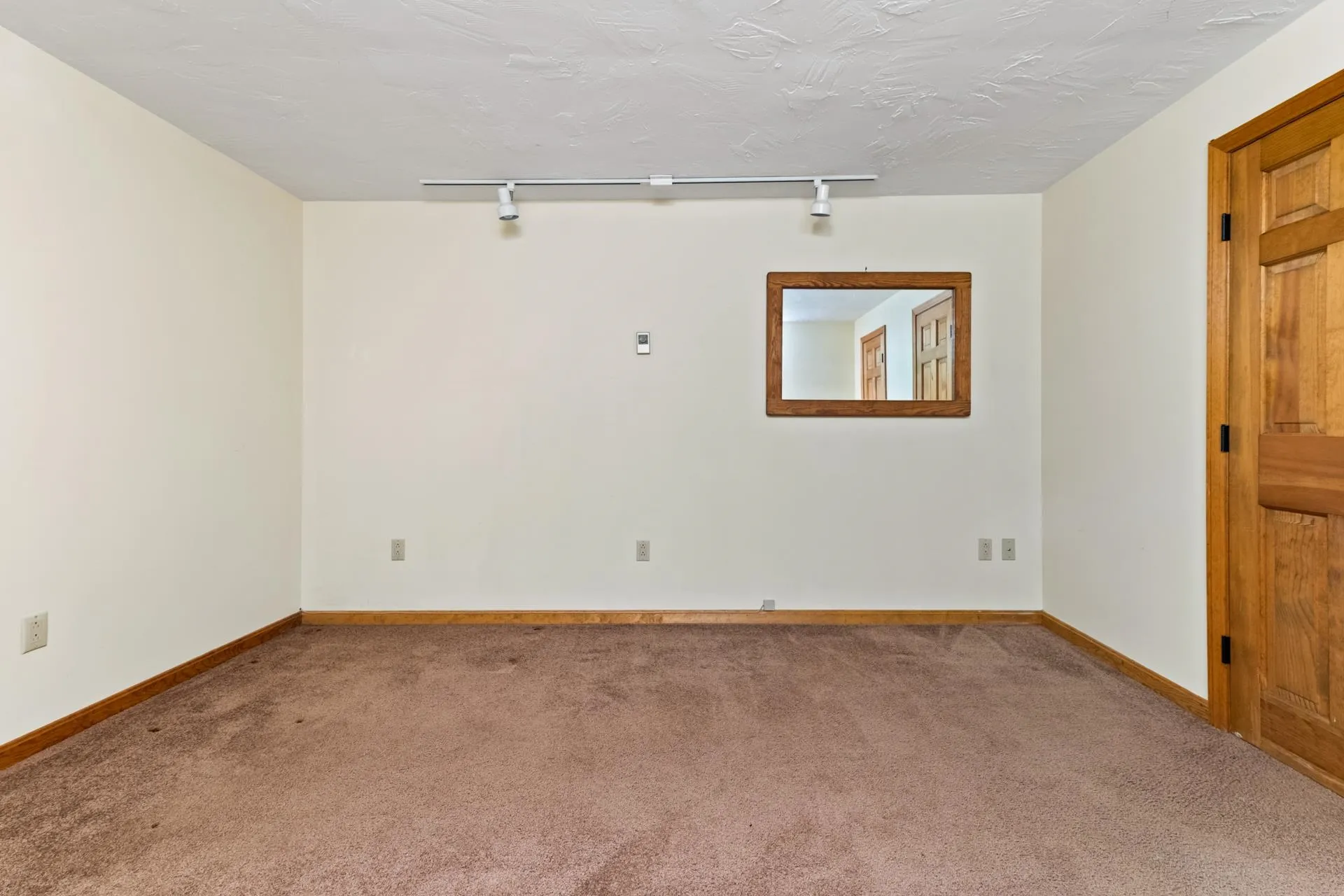 27 South Brook Circle Newbury NH 03255