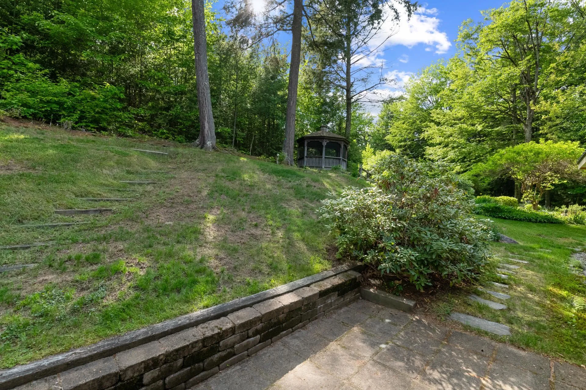 27 South Brook Circle Newbury NH 03255