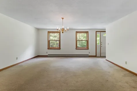 27 South Brook Circle Newbury NH 03255