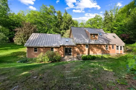 27 South Brook Circle Newbury NH 03255