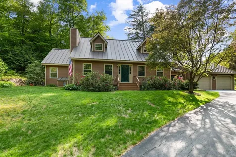 27 South Brook Circle Newbury NH 03255