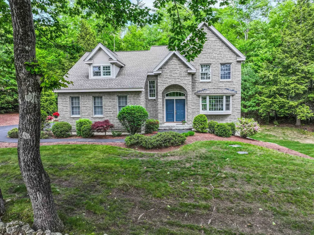 48 Essex Road Bedford NH 03110