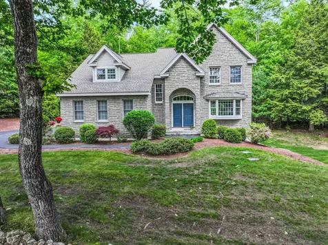 48 Essex Road Bedford NH 03110