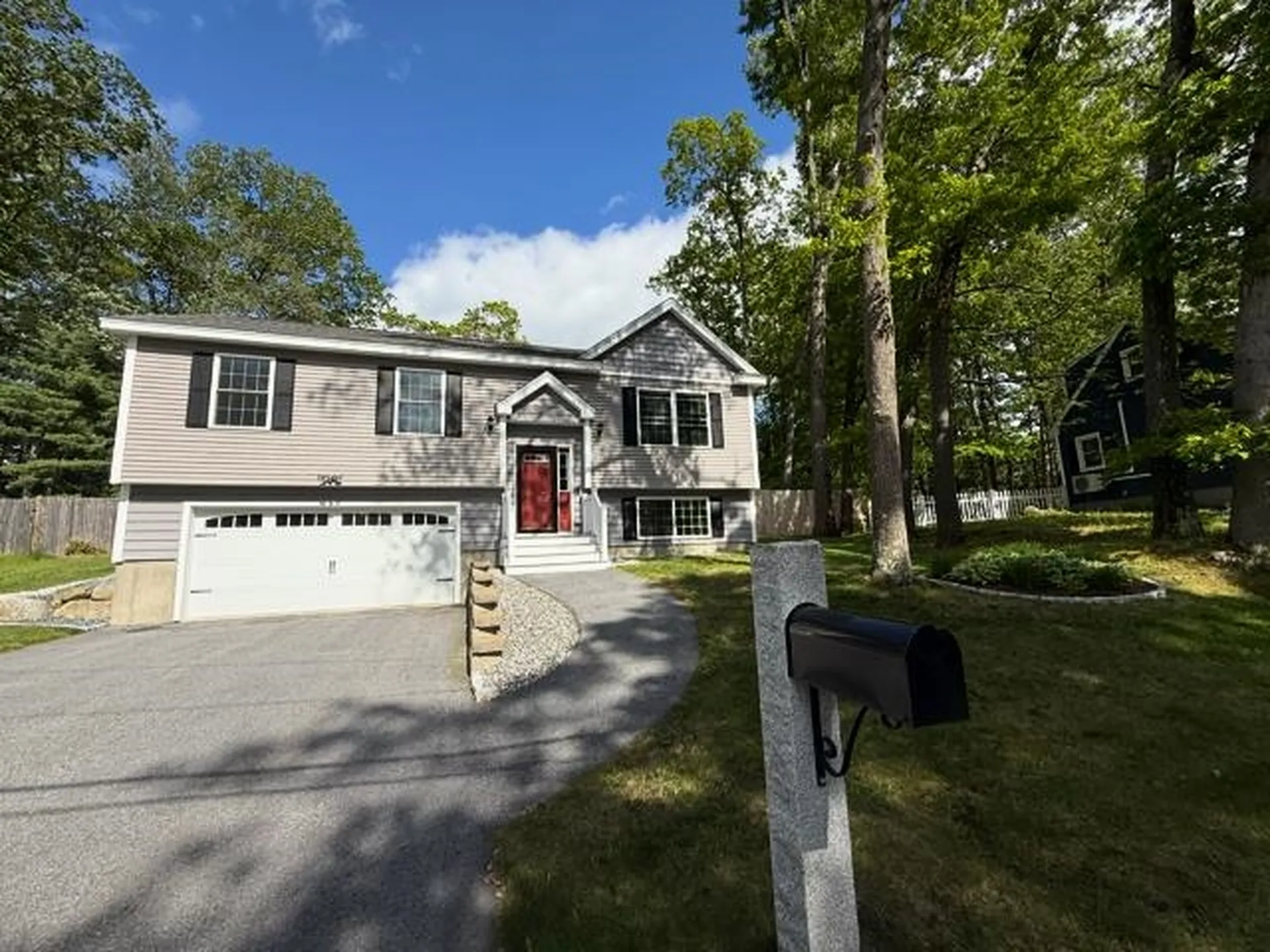383 Pickering Street Manchester NH 03104