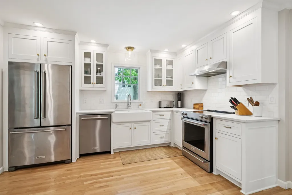 10 Curtiss Road Hanover NH 03755