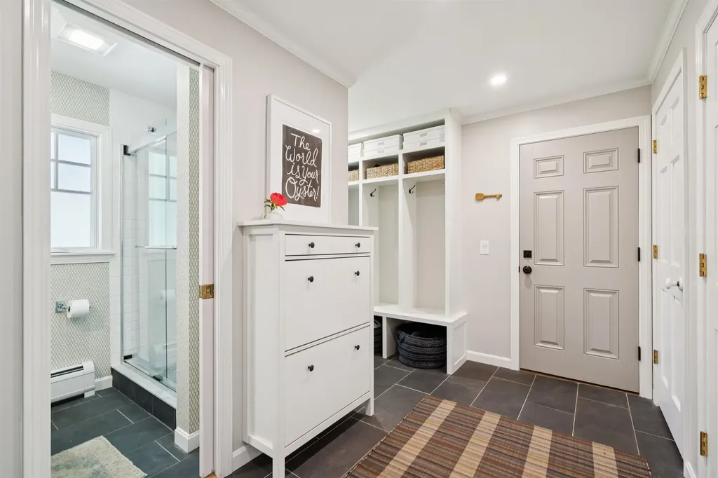 10 Curtiss Road Hanover NH 03755