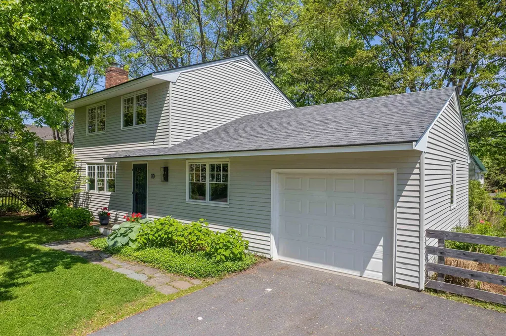 10 Curtiss Road Hanover NH 03755