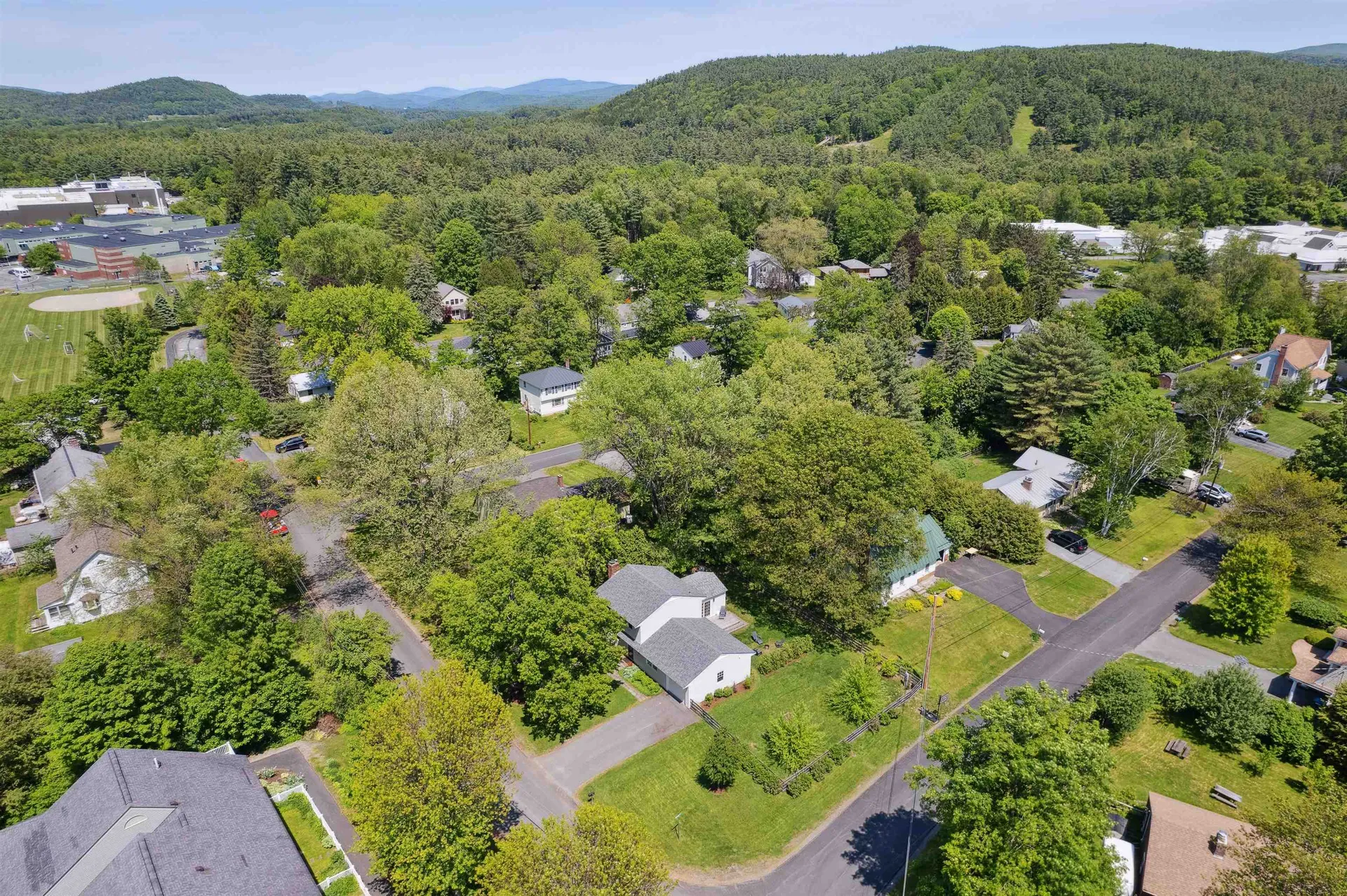 10 Curtiss Road Hanover NH 03755