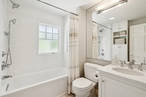 10 Curtiss Road Hanover NH 03755