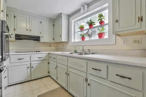 29 Linwood Avenue Salem NH 03079