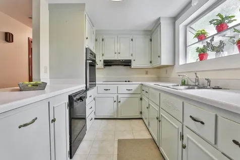 29 Linwood Avenue Salem NH 03079