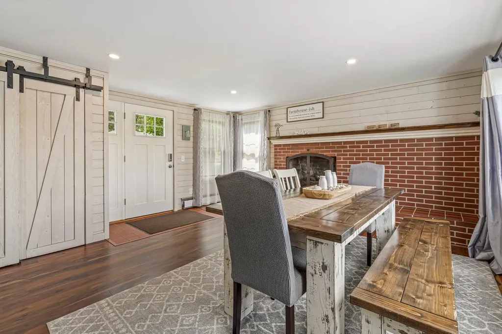 21 Durham Avenue Claremont NH 03743