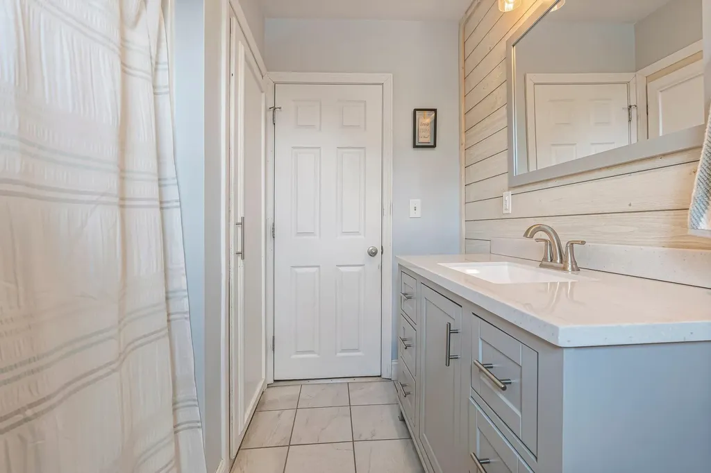 21 Durham Avenue Claremont NH 03743