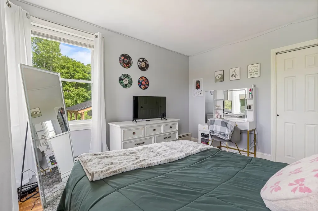 21 Durham Avenue Claremont NH 03743