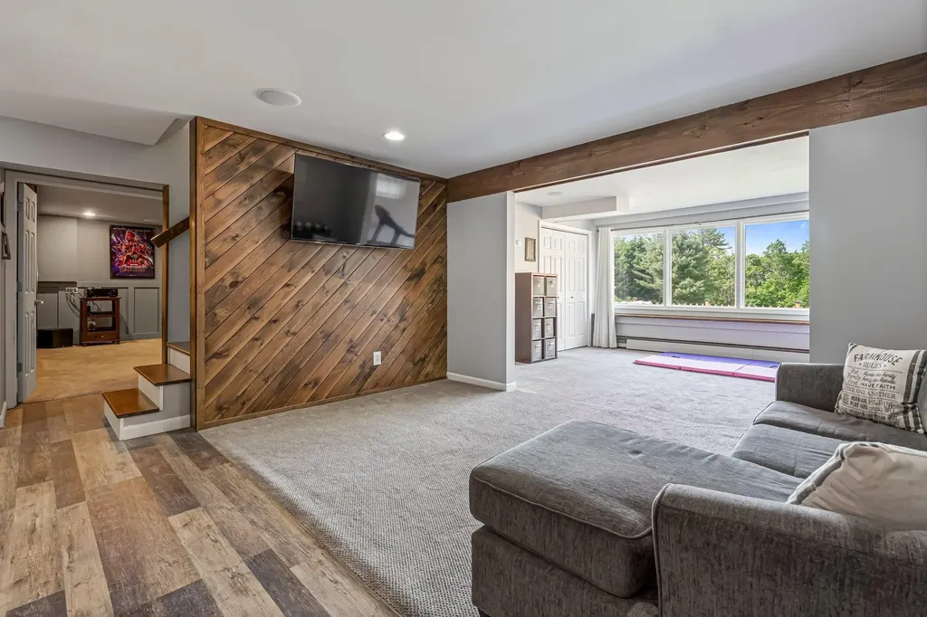 21 Durham Avenue Claremont NH 03743