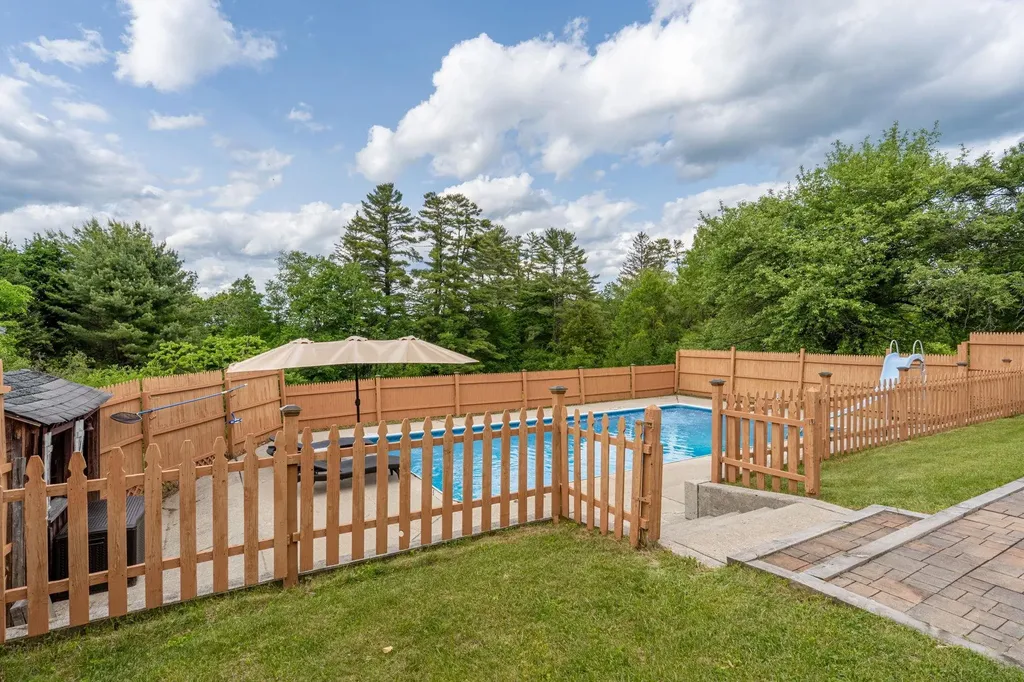 21 Durham Avenue Claremont NH 03743