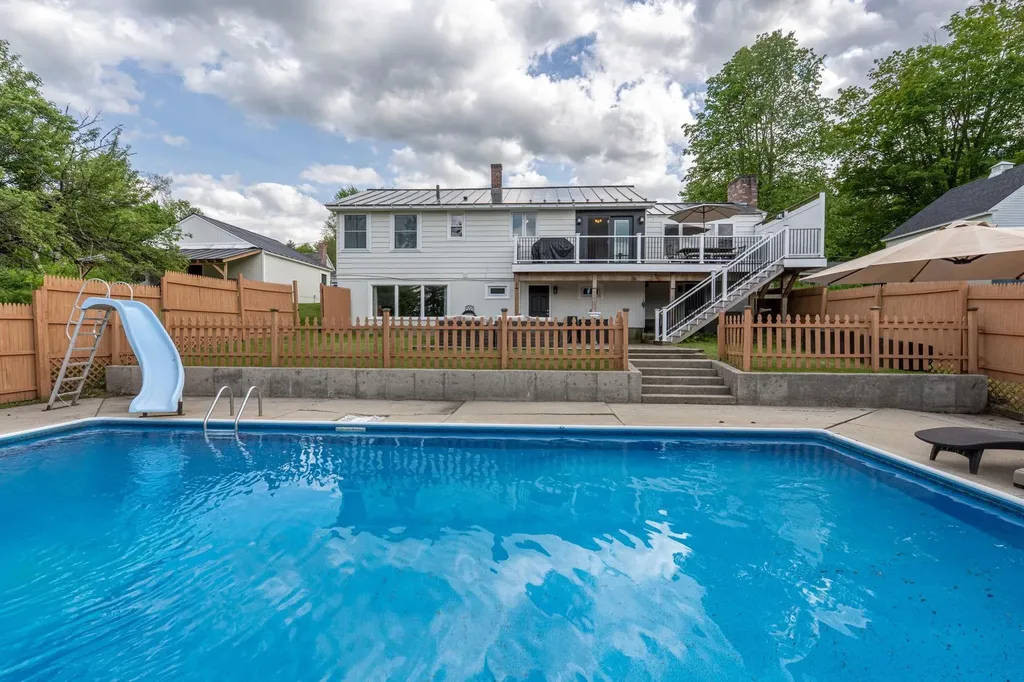 21 Durham Avenue Claremont NH 03743