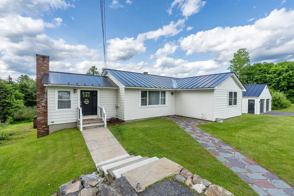 21 Durham Avenue Claremont NH 03743