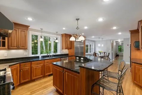 12 Mockingbird Lane Kingston NH 03848