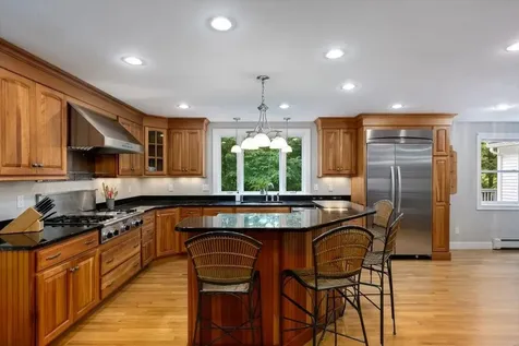 12 Mockingbird Lane Kingston NH 03848