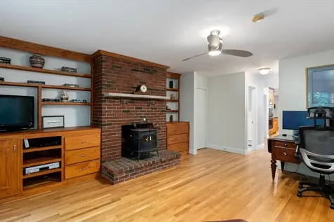 12 Mockingbird Lane Kingston NH 03848
