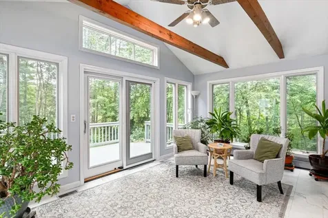 12 Mockingbird Lane Kingston NH 03848