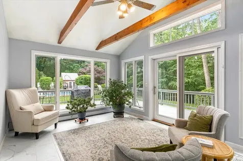 12 Mockingbird Lane Kingston NH 03848