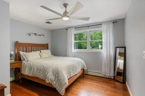 12 Mockingbird Lane Kingston NH 03848