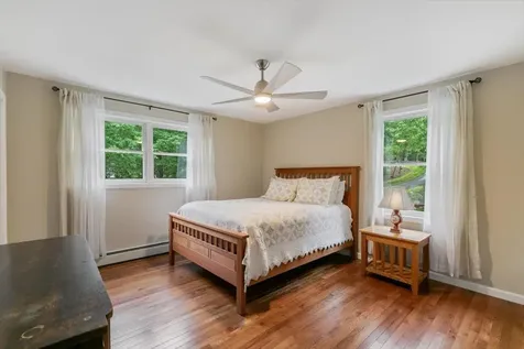12 Mockingbird Lane Kingston NH 03848