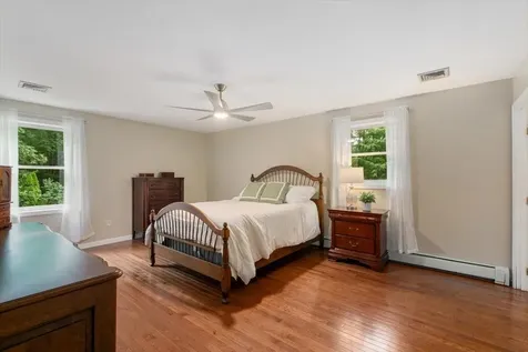 12 Mockingbird Lane Kingston NH 03848