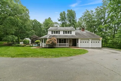 12 Mockingbird Lane Kingston NH 03848