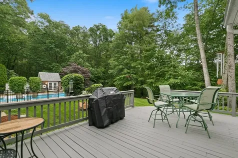 12 Mockingbird Lane Kingston NH 03848