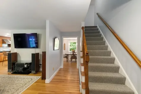 12 Mockingbird Lane Kingston NH 03848