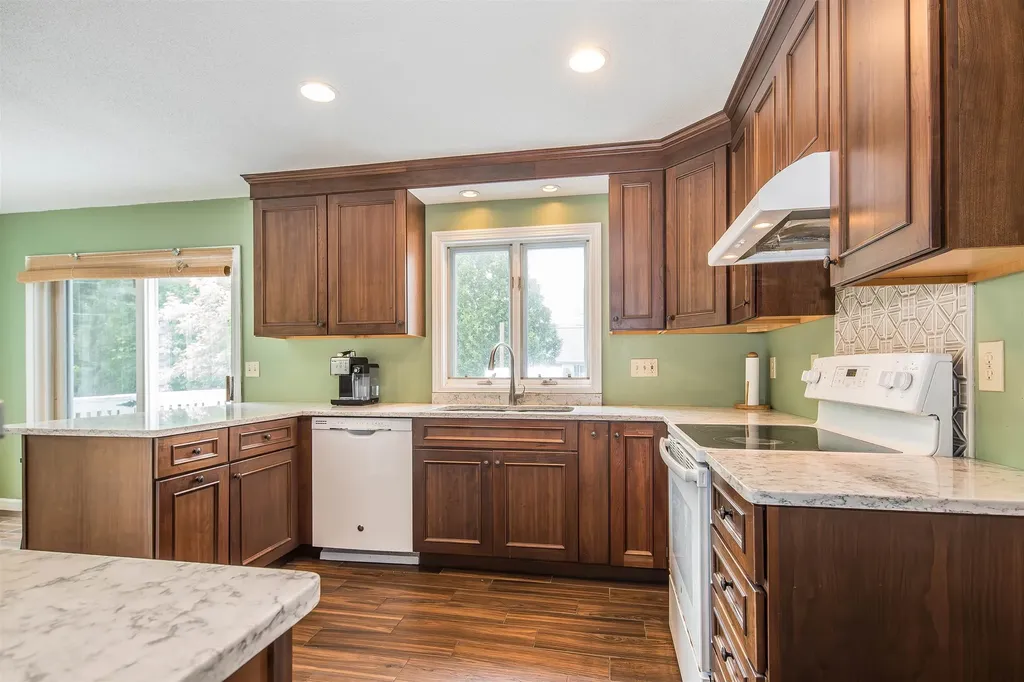 6 Moonbrook Drive Rutland City VT 05701