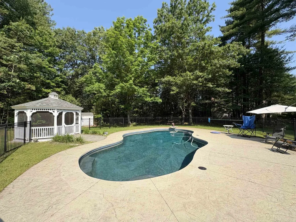 31 Emerson Lane Hollis NH 03049