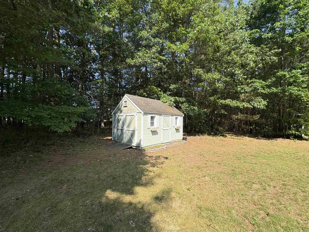 31 Emerson Lane Hollis NH 03049