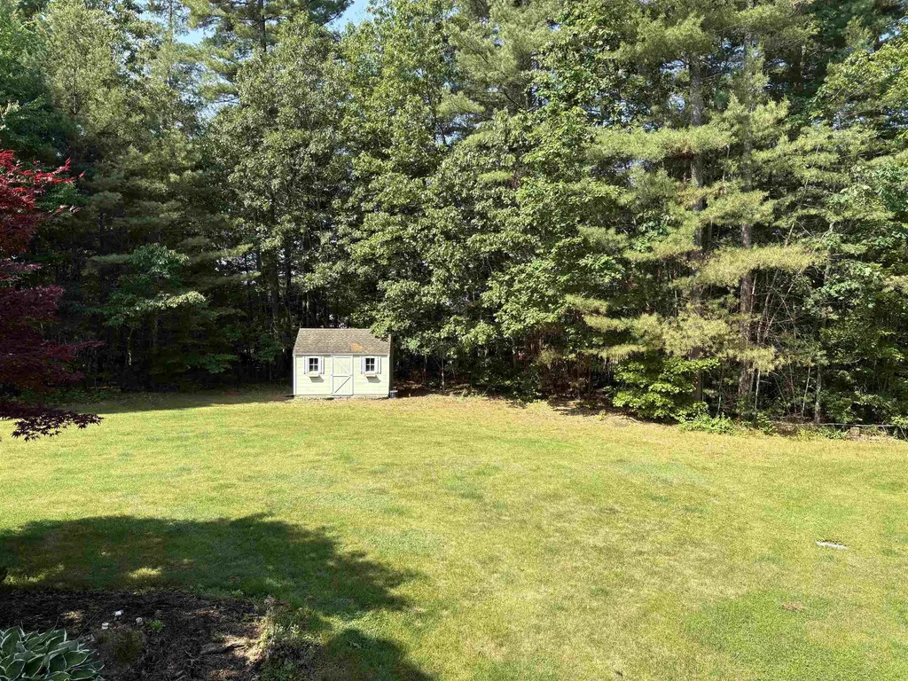 31 Emerson Lane Hollis NH 03049