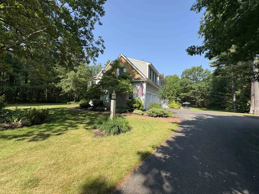 31 Emerson Lane Hollis NH 03049