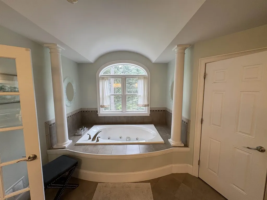 31 Emerson Lane Hollis NH 03049