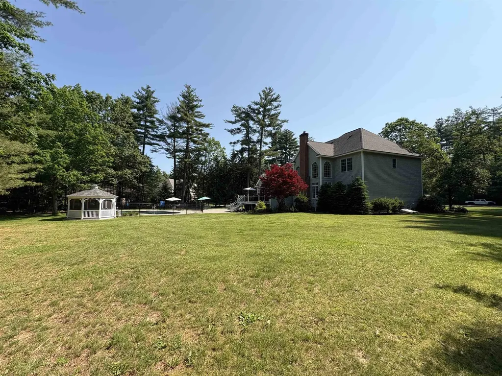 31 Emerson Lane Hollis NH 03049