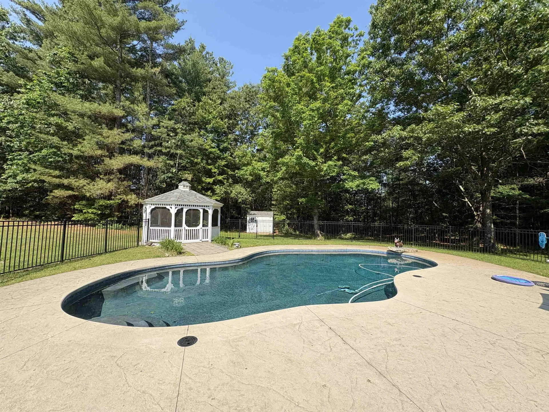 31 Emerson Lane Hollis NH 03049