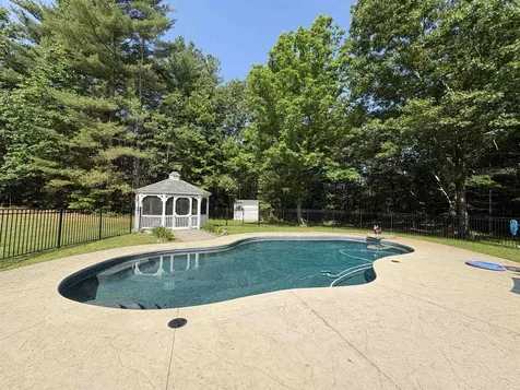 31 Emerson Lane Hollis NH 03049