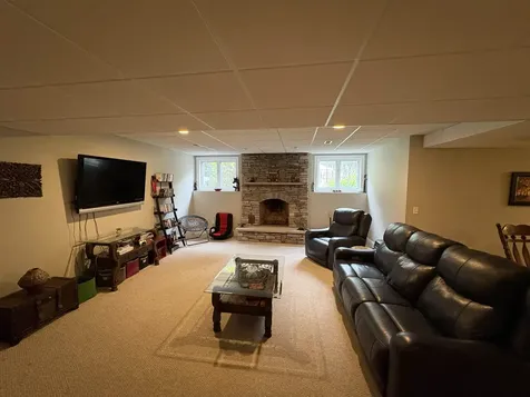 31 Emerson Lane Hollis NH 03049