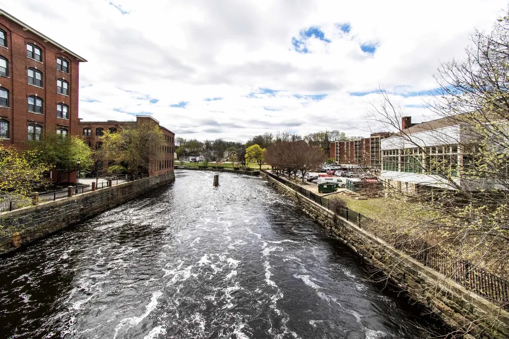 96 Broadway Dover NH 03820